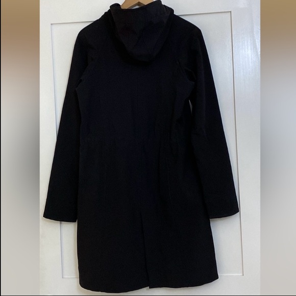 ULULEMON ATHLETICA Black APRES YOGA SOFT-SHELL RAIN JACKET Size 6⭐️⭐️⭐️⭐️ - Picture 4 of 15